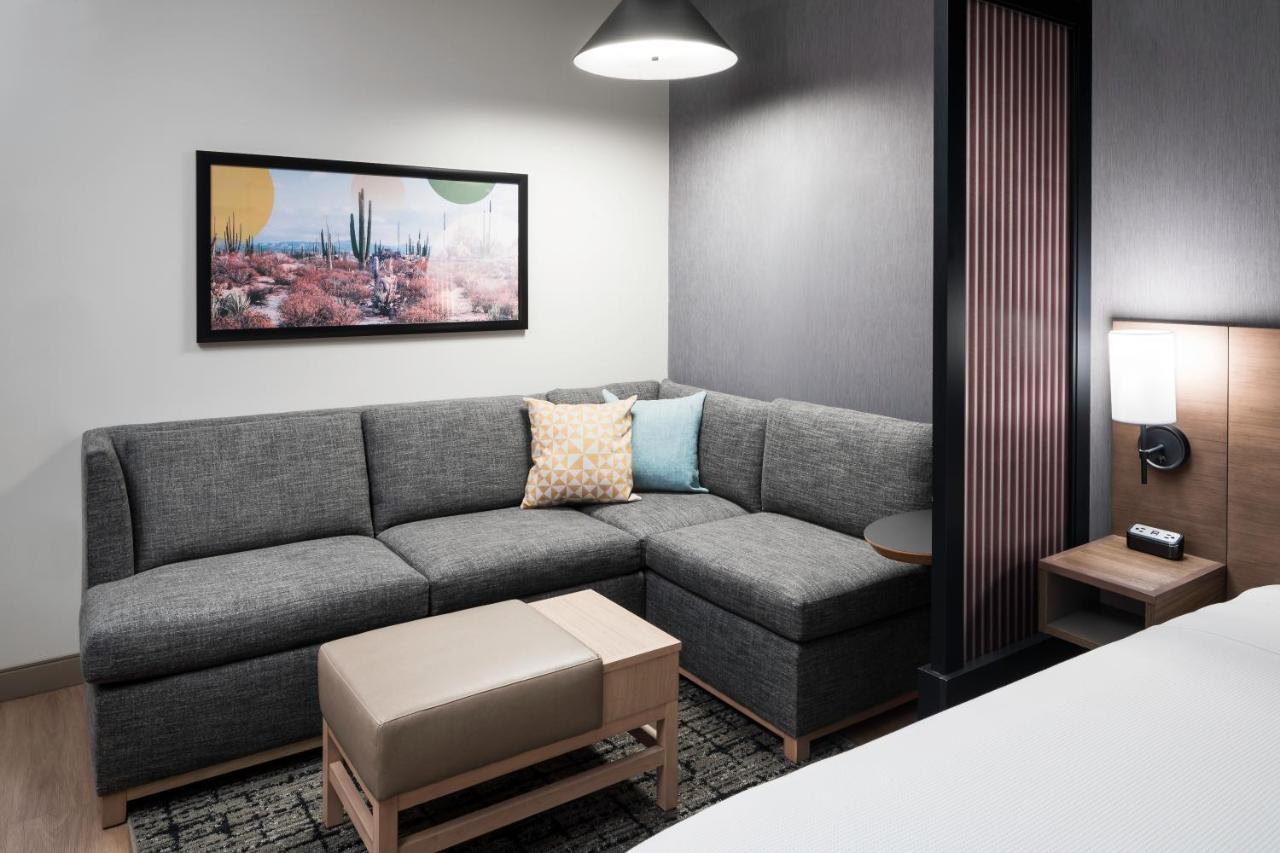Hyatt Place Phoenix Hotel