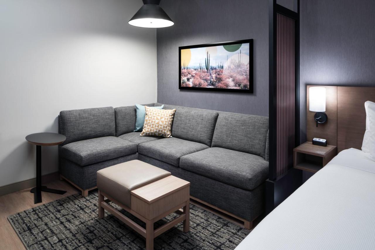Hyatt Place Phoenix University 4*