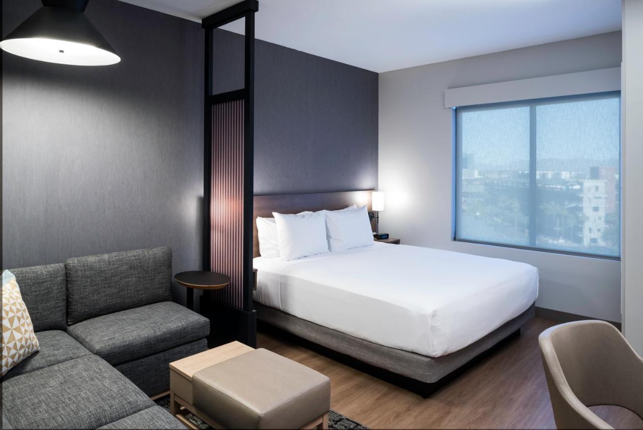 Hyatt Place Phoenix Hotel 4*